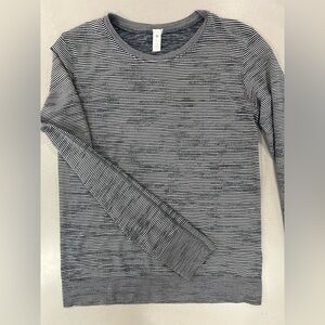 Swiftly Tech Relaxed fit Tee